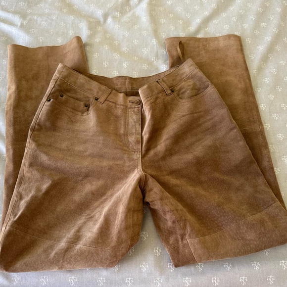 Get your Yellowstone on with the real Isaac mizrahi suede pants! - Picture 2 of 5